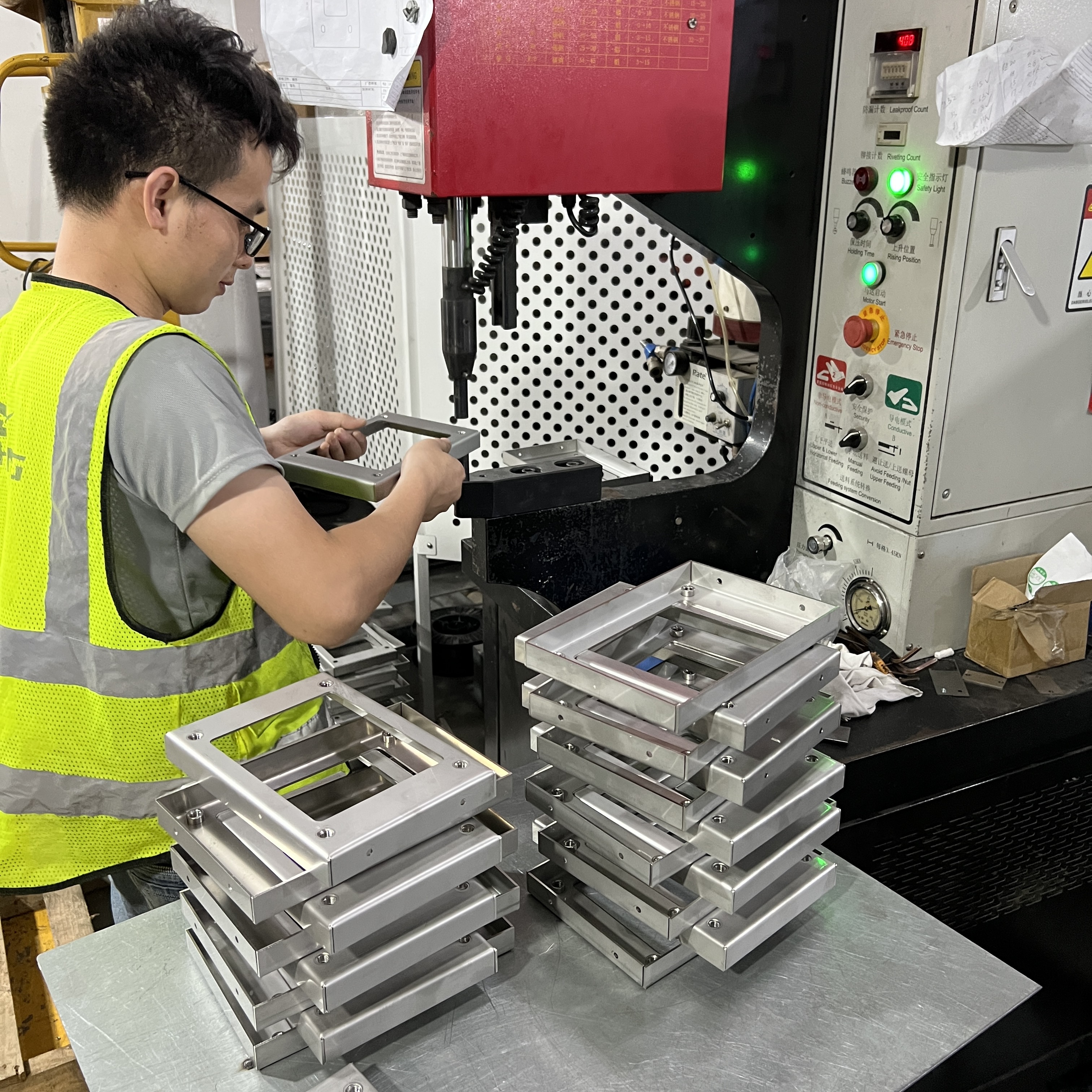 Aluminum Cutting Welding Stamping Sheet Metal Parts